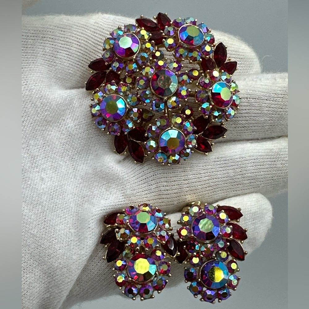 Vintage Rare Crown TRIFARI‎ Red AB Rhinestone Contessa Brooch & Earring Set #791